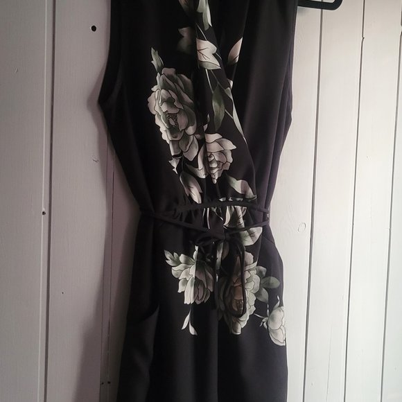 Wilfred Floral Wrap Dress - Picture 2 of 14